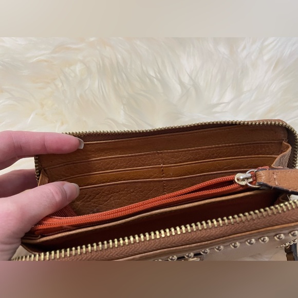 Guess Tan Leather Zip Wallet - Picture 4 of 8